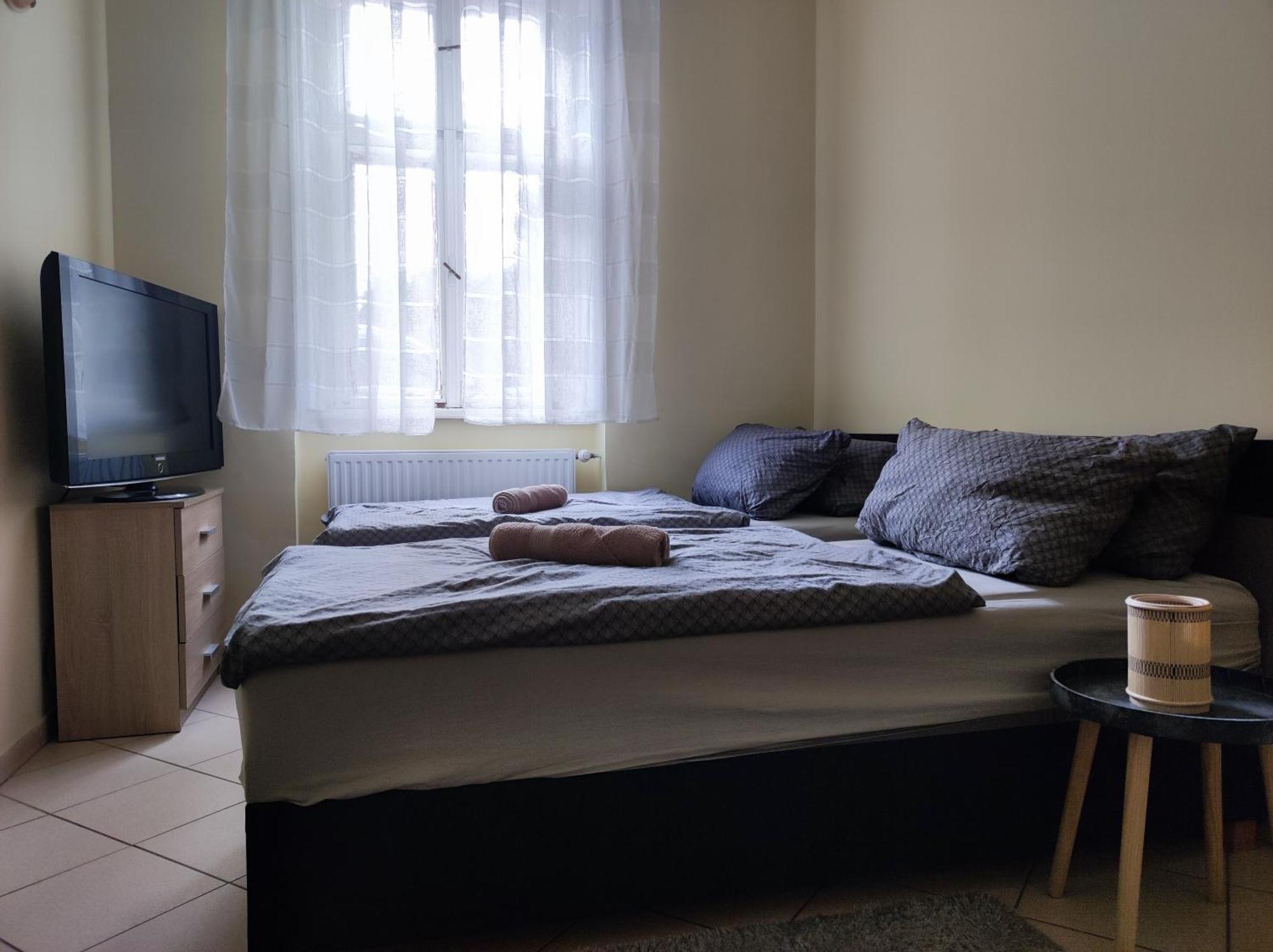 Varalja Vendeghaz Tata Exteriér fotografie